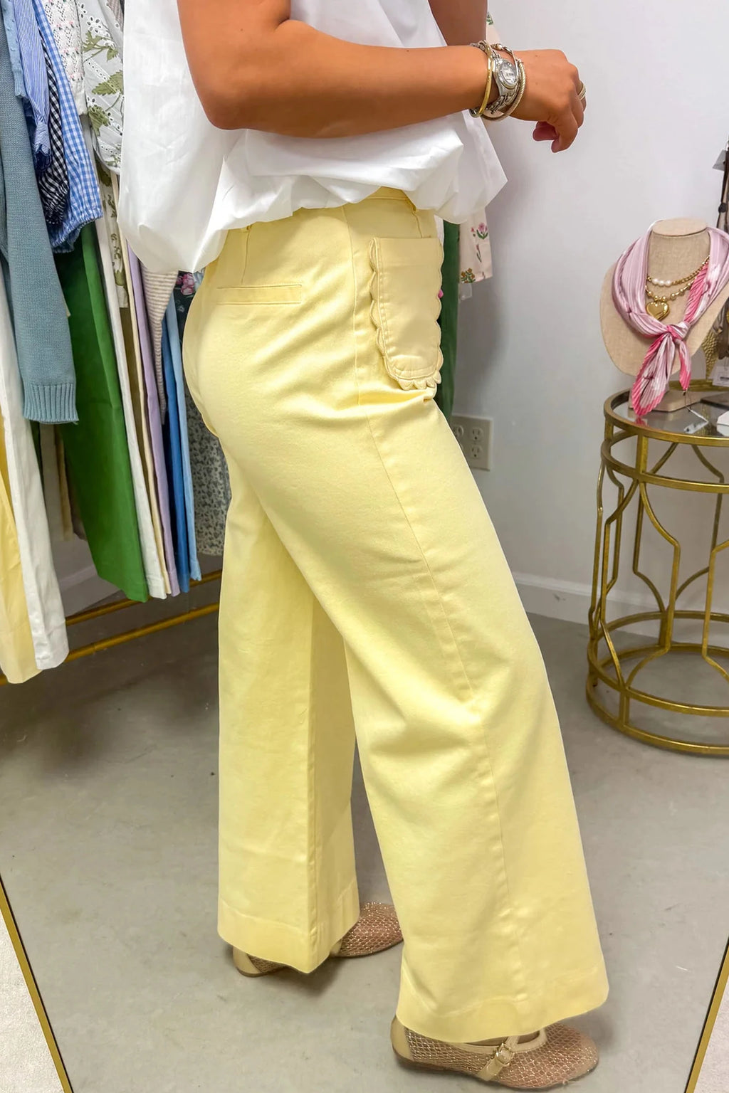 Yellow Solid Color Scalloped Patch Pocket Shift Jeans