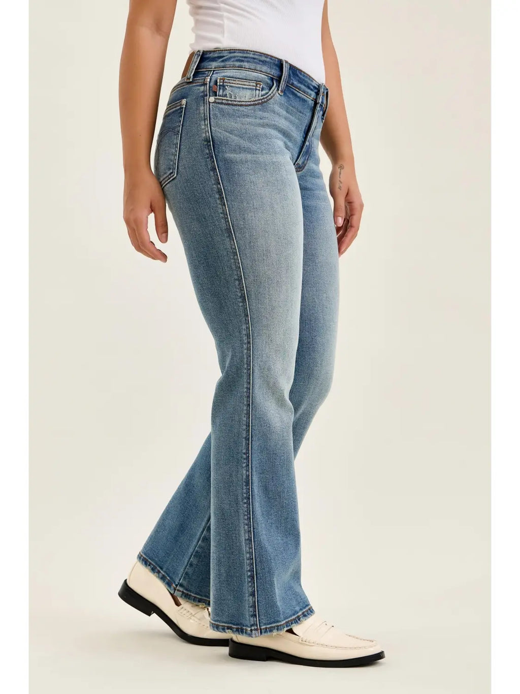 Low Rise "Daisy" Bootcut Md Genie Blue